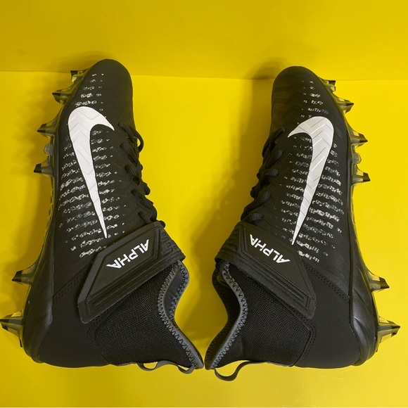 Nike Alpha Menace Pro 2 Mid Football Cleats Sizes 9 & 11 AQ3209-002